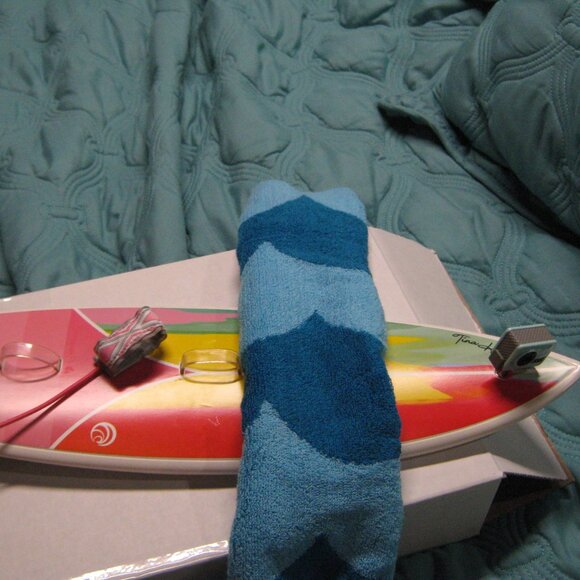 Retired American Girl Joss Surfboard Set - Picture 1 of 11